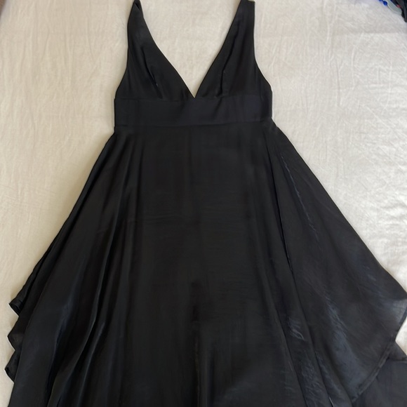 Moulinette Soeurs Whitney Satin V-Neck Asymmetric Black Dress FINAL PRICE - Picture 4 of 7